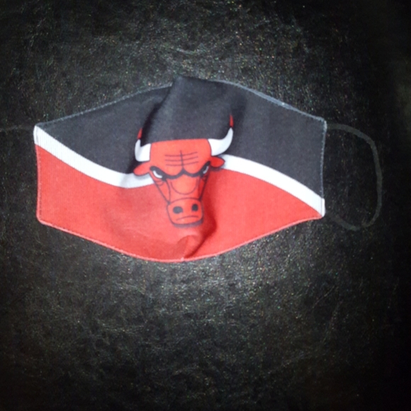 ❤NEW Chicago Bulls Face Mask❤ - Picture 1 of 6